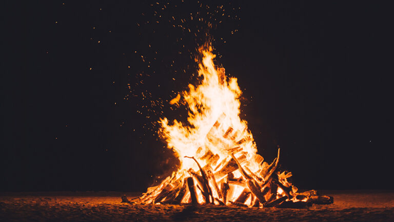 Fire and Story – Inspiring Tales Around the Flames fire and story